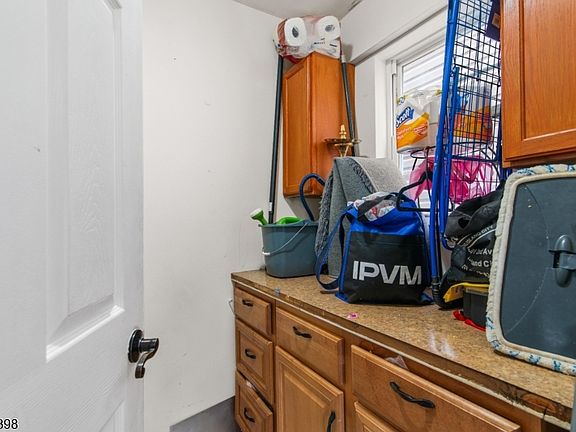5th image of 135 Highland Ave