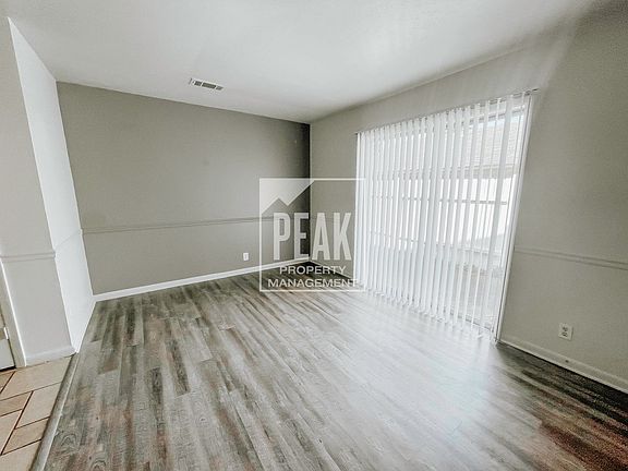 4th image of 3 Lynwood Dr #11D