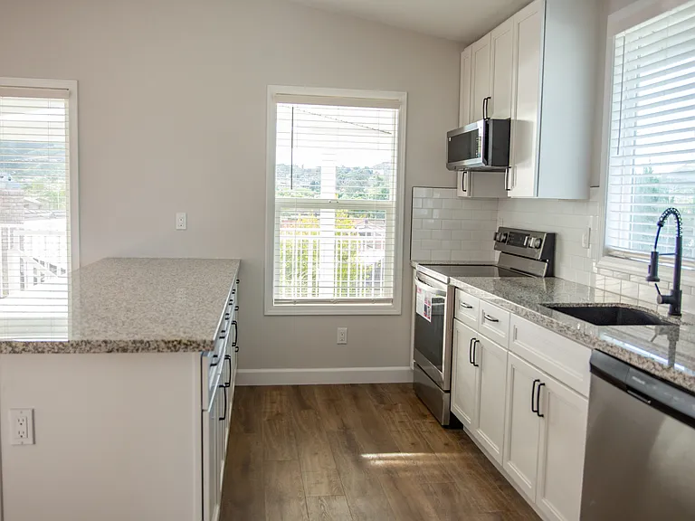 30081 Yellow Feather Dr — Photo 7