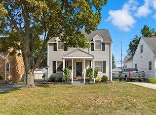 898 Chestershire Rd, Columbus, OH 43204