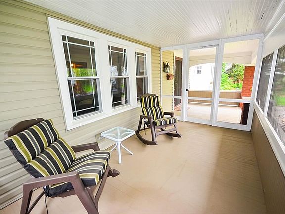 4th image of 33 Ross Dr