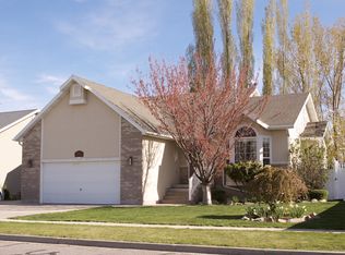 1095 W 400 S, Layton, UT 84041