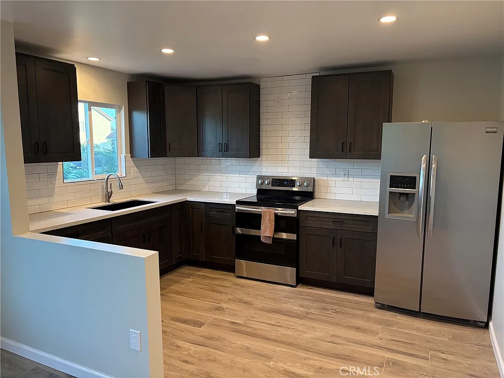 1 bed, 640 sqft, $1,995 — Photo 2