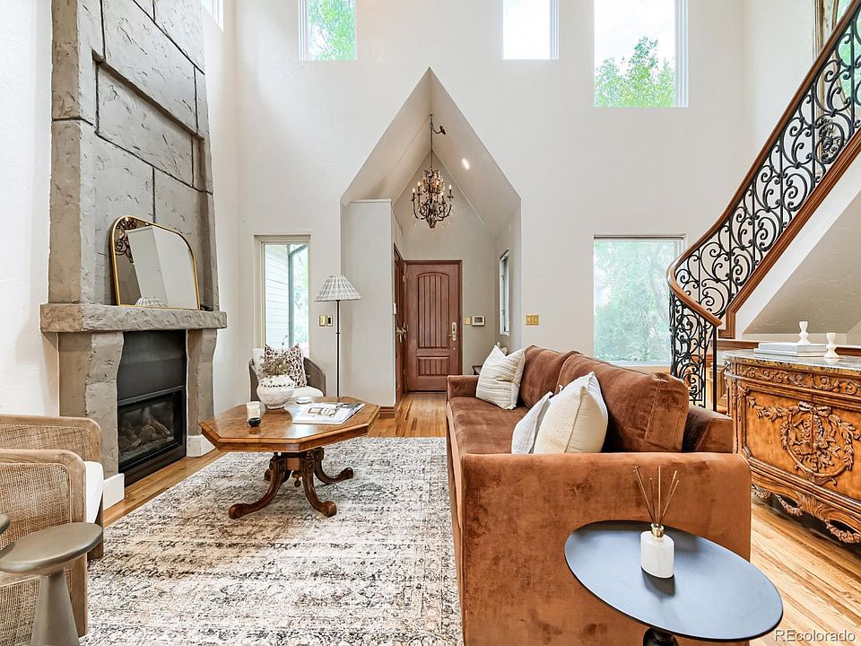 1st image of 88 W Irvington Place