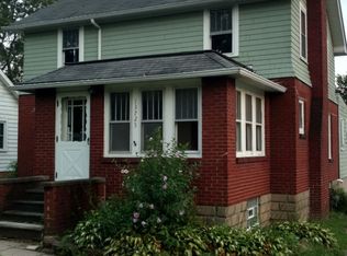 13725 W Center St, Burton, OH 44021