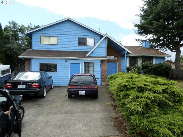 1st image of 10215 NE 28th Cir