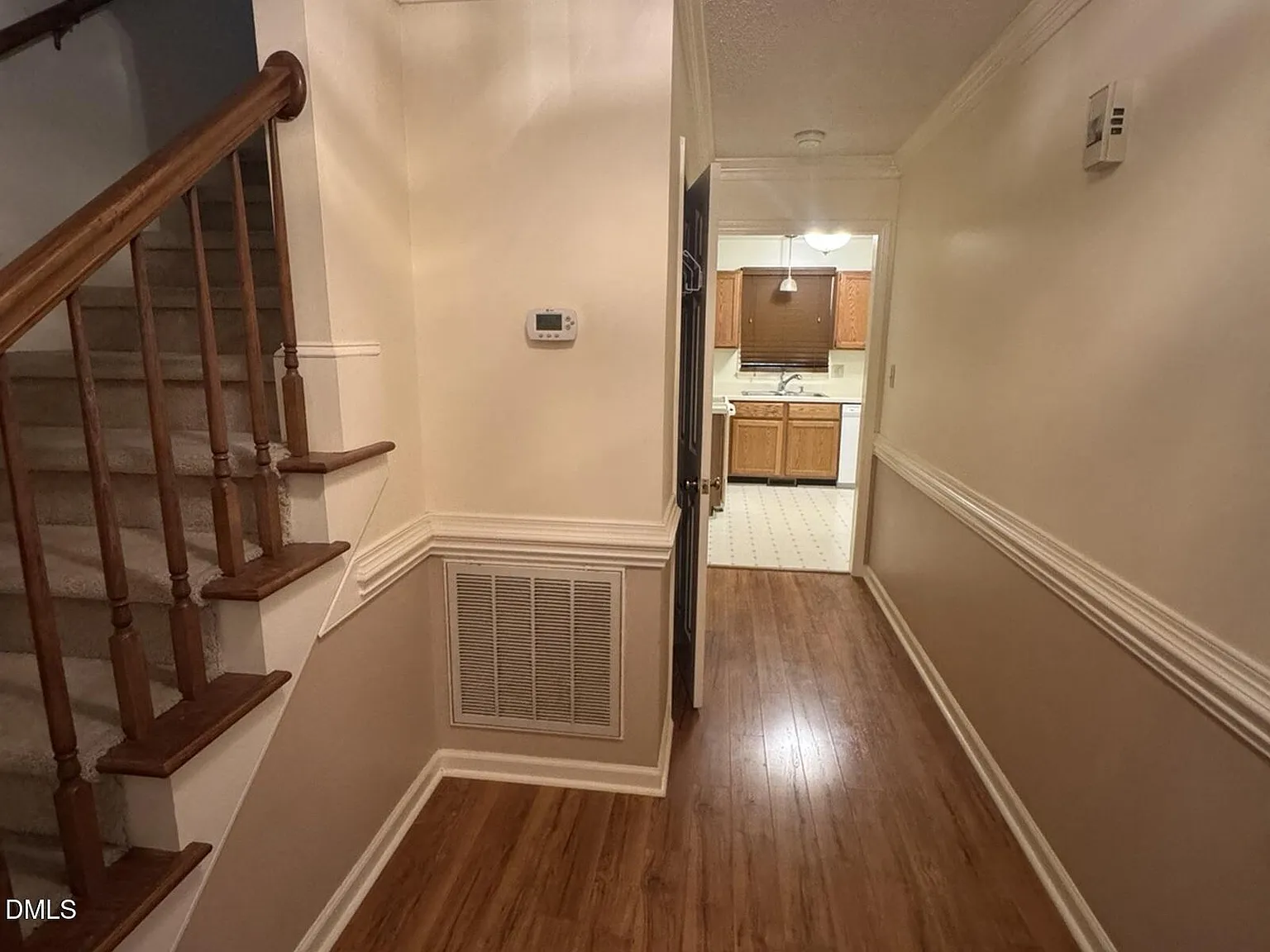 3 bed, 2.5 bath, 1309 sqft, $2,300 — Photo 4