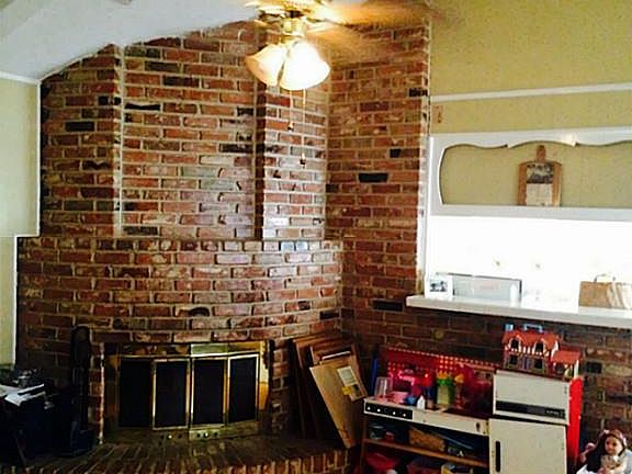 3rd image of 6034 Greenmont Dr