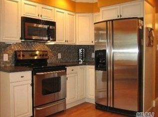 60 Miller Rd, Farmingdale, NY 11735