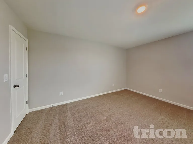 6858 Keeneland Dr — Photo 12