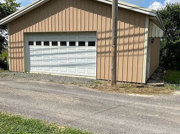 248 S Wood St, Elderton, PA 15736