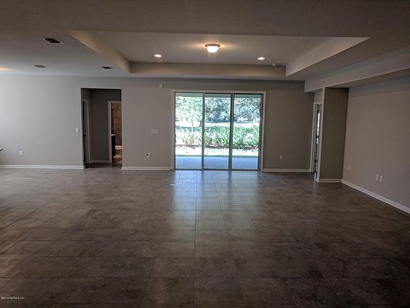 3rd image of 19 Greenview Ln
