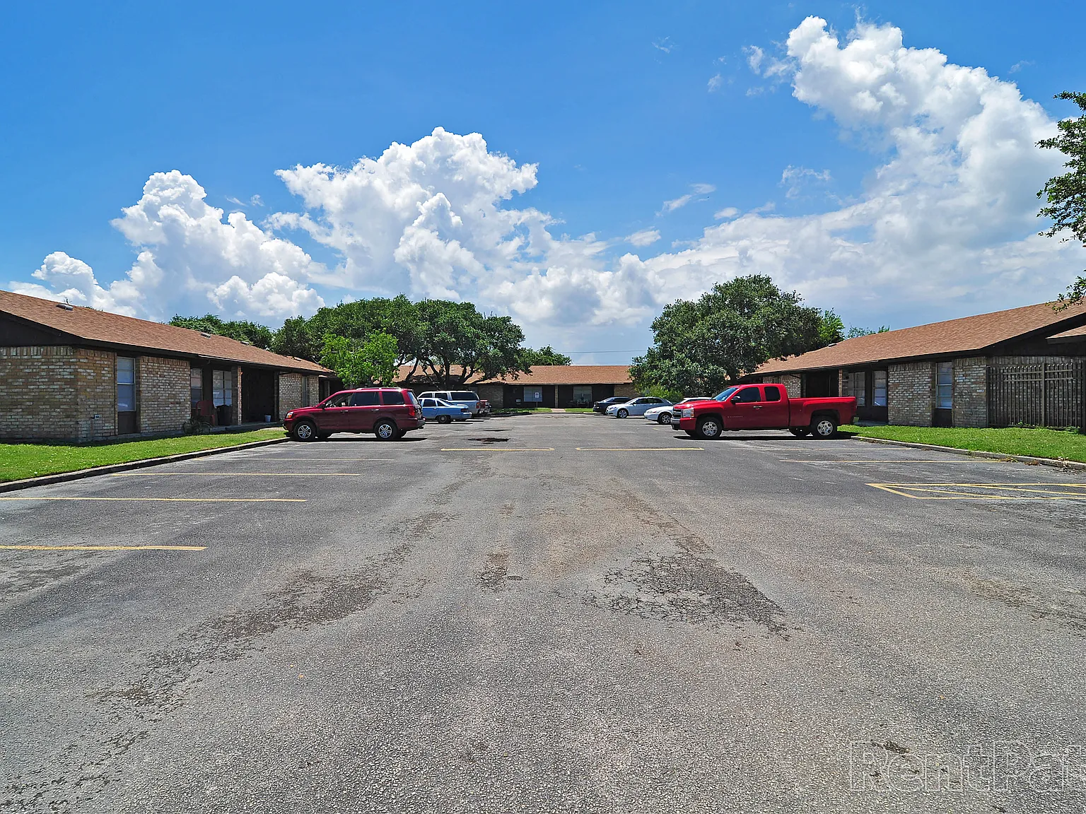 Windwood Apartments — Photo 1