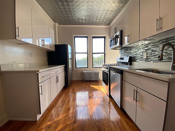 2nd image of 582 7th Ave APT 2L