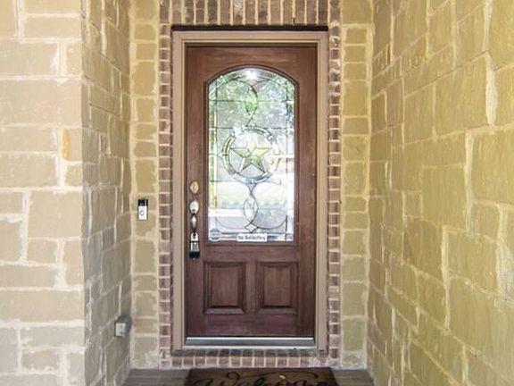 3rd image of 102 Justin Leonard Dr