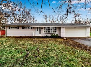 4341 Sunset Dr, Lockport, NY 14094