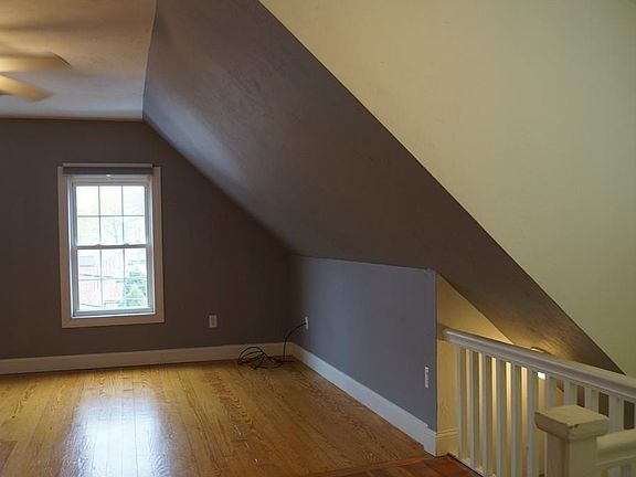 4th image of 858 Washington St #3