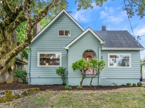 2900 NE Knott St, Portland, OR 97212