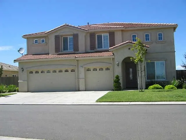 9740 Heatherhearst Dr photo 1