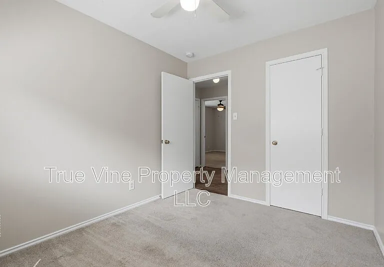 6810 Saharastone Dr — Photo 19