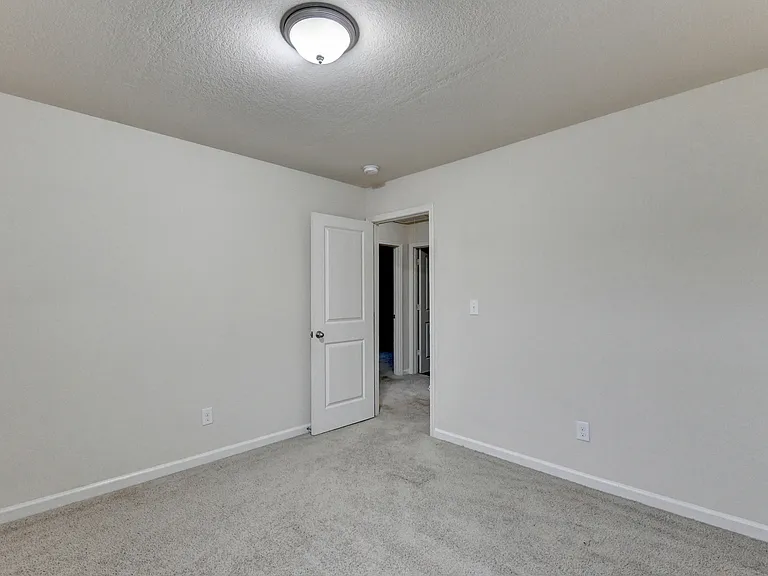 811 Independence Ave — Photo 27