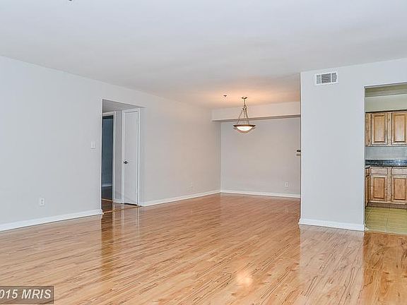 4th image of 3179 Summit Square Dr #2-A3