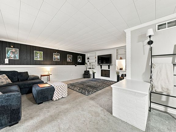 4th image of 2921 Easton Blvd