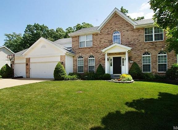 4th image of 2294 Crimson View Dr