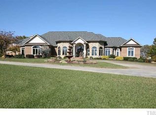 2072 Fairfield Dr, Burlington, NC 27215