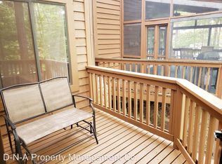 216 Falls Cir, Bushkill, PA 18324