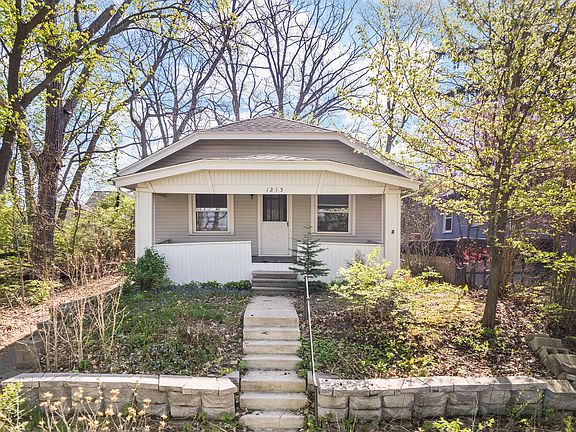 2nd image of 1215 Loeser Ave