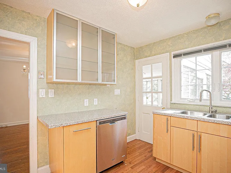 526 Williams Rd — Photo 12