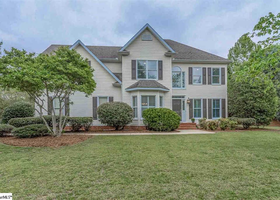 1st image of 204 Worchester Pl