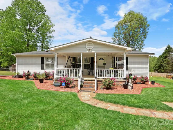 3570 Fox Run, Lenoir, NC 28645