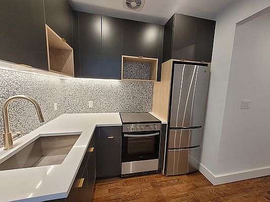 4th image of 791 Sterling Pl #B3