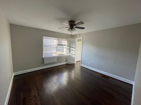 5th image of 2745 Orange Ave NE