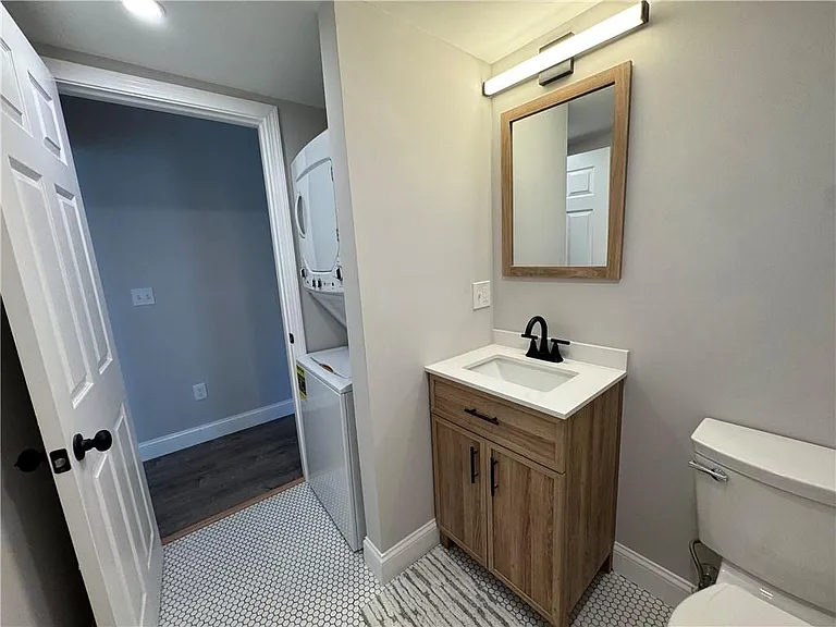 350 Main St #2 — Photo 9