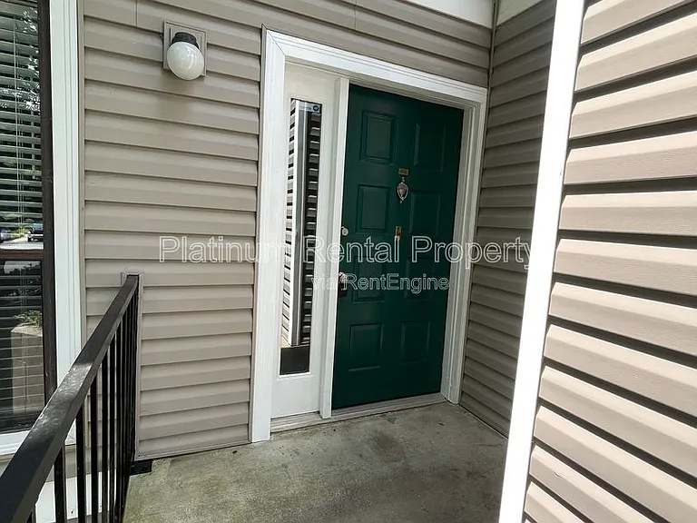 402 Wynnes Ridge Cir SE — Photo 3