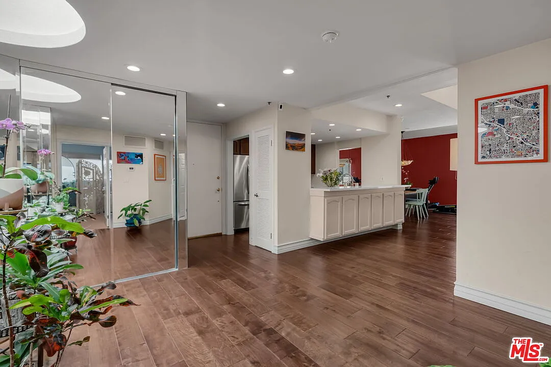 2 bed, 2.5 bath, 1513 sqft, $5,299 — Photo 4