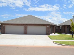 11813 SW 14th St, Yukon, OK 73099