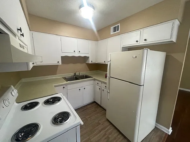 2922 Brinkey Way #3 — Photo 3