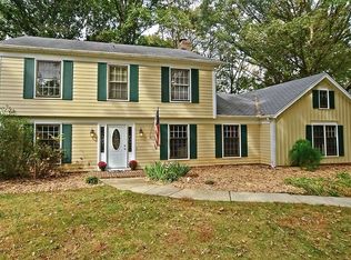 9416 Whitethorn Dr, Charlotte, NC 28277