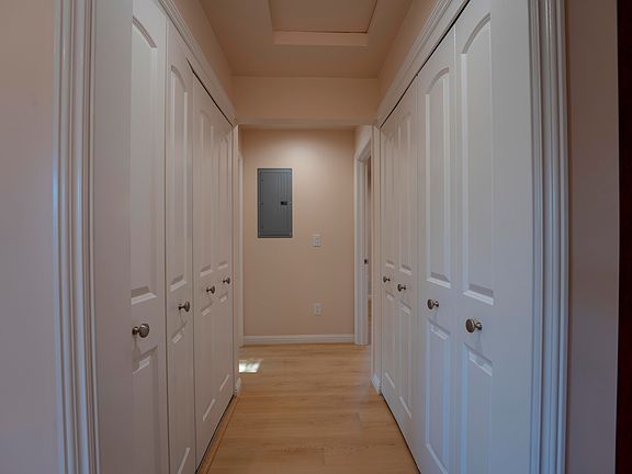 Hallway to the 2 Bedrooms
