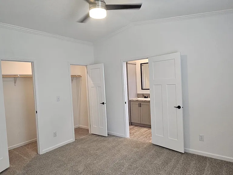 741 Hollow Ln — Photo 12