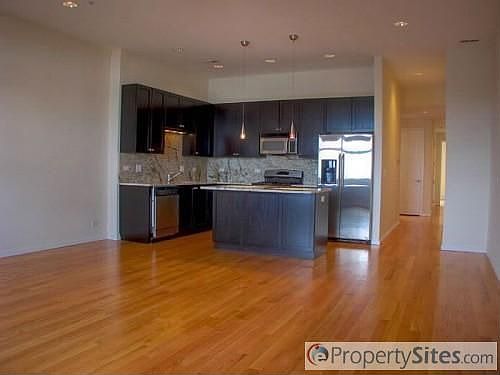 2nd image of 1843 W North Ave APT 4E