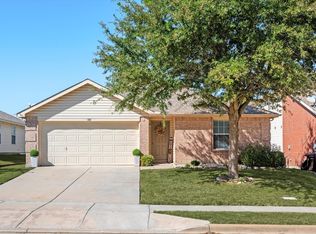 808 Poncho Ln, Fort Worth, TX 76107