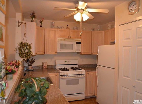 4th image of 311 Cambridge Ct #311