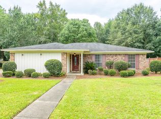 2304 Sunset Dr, Hattiesburg, MS 39402