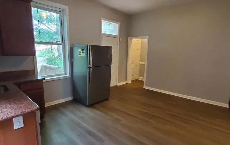 4135 S Compton Ave — Photo 20