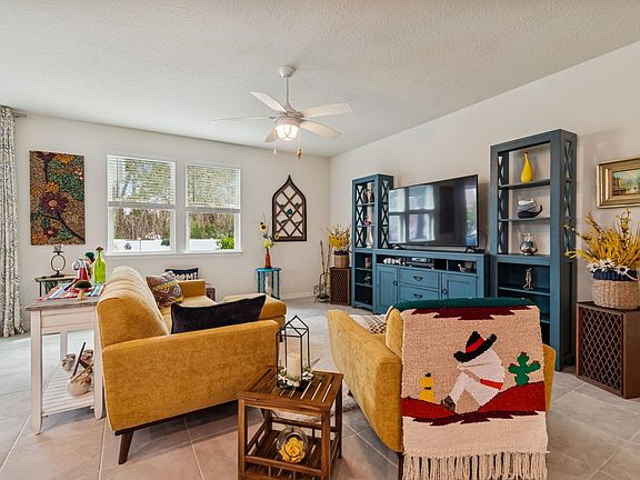 4th image of 386 La Mancha Dr